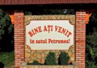 De un secol, Petrunea crește și înflorește