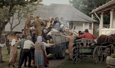 ​​​​​​​„Chiar şi cea mai adâncă durere nu ne poate împiedica să ne ridicăm. Mergem înainte!”