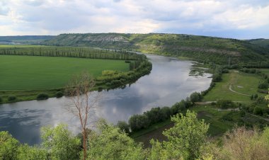 Proiectul de construcţie a şase hidrocentrale pe Nistru în Ucraina