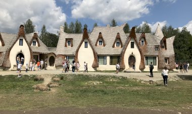 Castelul de Lut din Valea Zânelor