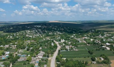 Satul meu cel sfânt și drag...