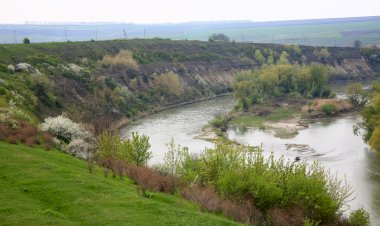 Când apele Moldovei vor lua puritatea picăturilor de rouă?