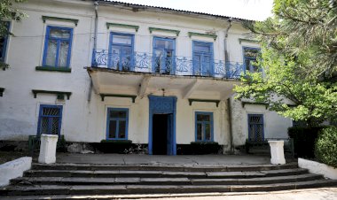 Conacul Leondari-Buznea din Ciuciulea