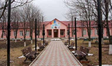 Casa unui boier acum e o şcoală frumoasă