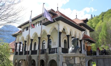 Acasă la Cezar Petrescu