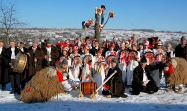 Zurgălăii au răsunat pe uliţele satelor din Moldova, de Sfântul Vasile