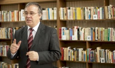 Există țări mari, care au poeți mici, și țări mici, care au poeți mari