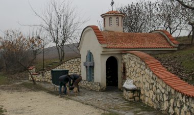 Dervent. Mănăstirea dintre vii