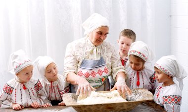 Crăciun „roșu” cu colinde românești