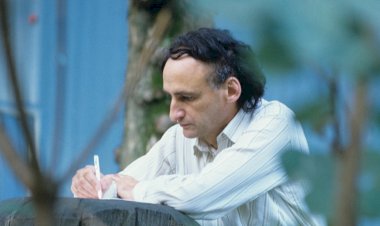 Eu sunt poetu-acestui neam