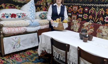 Orașul învăluit în flori de măr