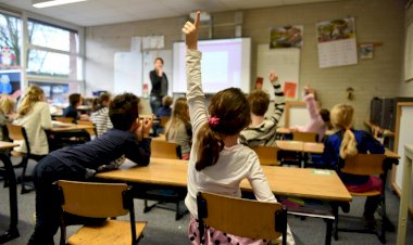 „A trebui”, deci „ a fi”