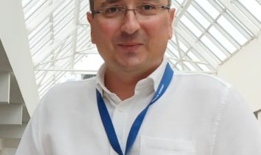 Dincolo de manuale: istoria care modelează conștiințe