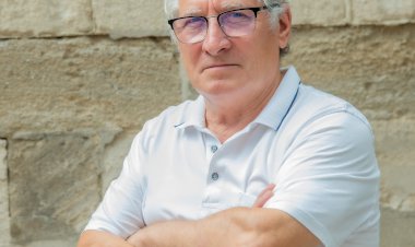 „Florile atât de bine știu să acopere tăcerea noastră”