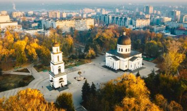 Chișinău, o capitală elegantă, cu o memorie greu încercată