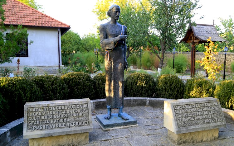 Alexei Mateevici: „Pietre vechi”