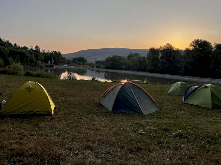 Turism etic în natură: cum să ne bucurăm de mediu fără a-i dăuna