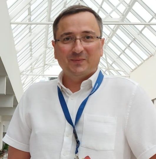 Dincolo de manuale: istoria care modelează conștiințe