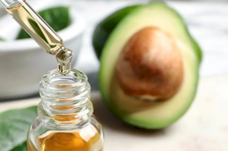 Uleiul de avocado: elixirul natural pentru piele și păr
