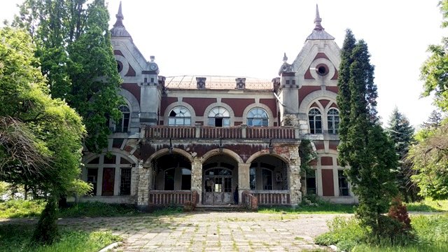 Parcul și conacul din Țaul păstrează memoria ctitorului lor