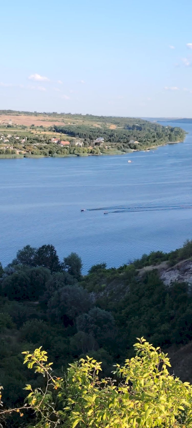 Satul copilăriei mele, cu rădăcini adânci în suflet